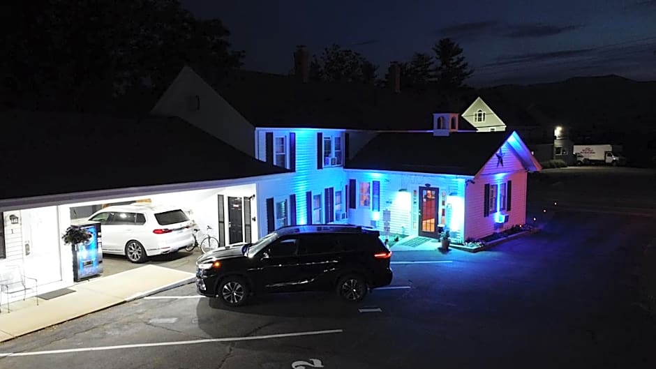Colonial Motel