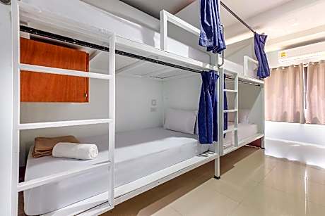 1 Person in 8-Bed Dormitory with En-Suite - Mixed