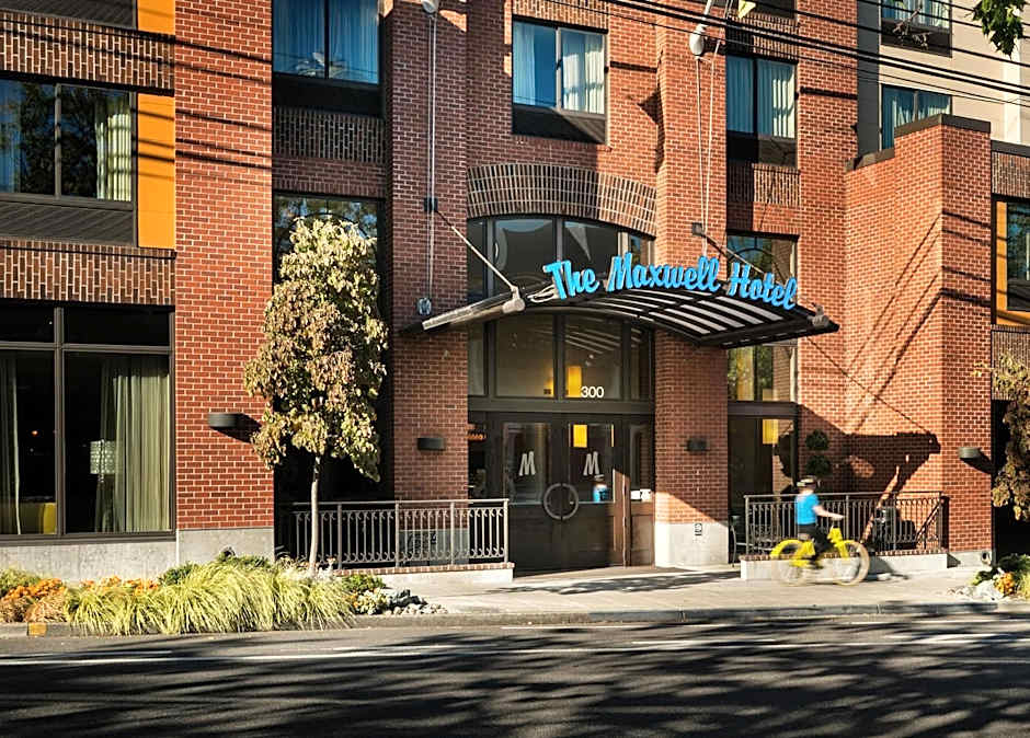 Photo 1 of 50 of Staypineapple, The Maxwell Hotel, Seattle Center Seattle
