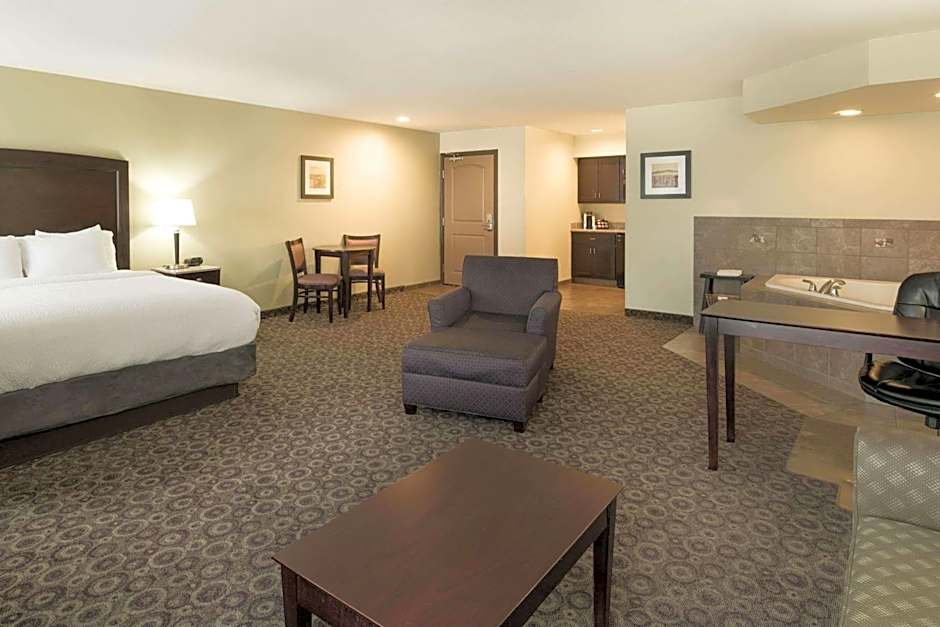 La Quinta Inn & Suites by Wyndham Las Vegas Airport South