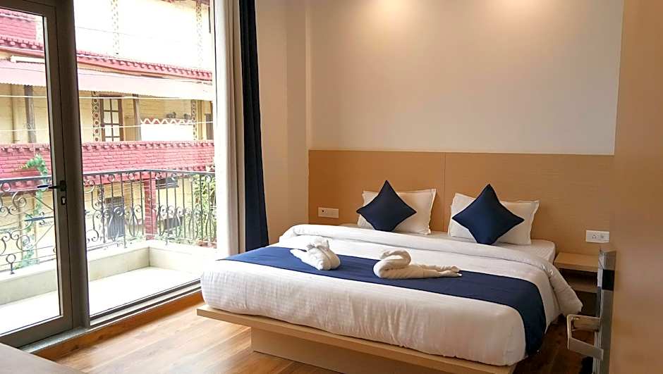 The Blue Jay Hostel - Dorms & Rooms Hotel