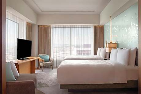 Executive, Suite, 2 Double, Corner room, City view