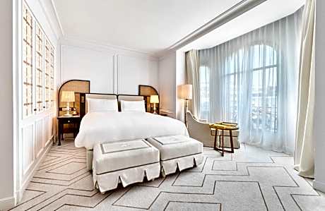 Premium King Room with City View