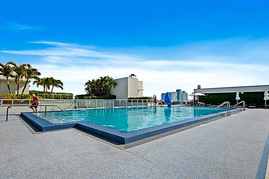Hollywood Studios Condo Costa