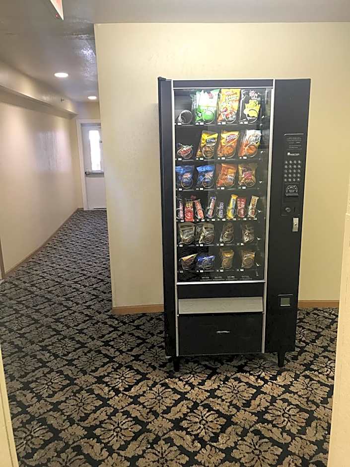 Super 8 by Wyndham Bridgeview of Mackinaw City