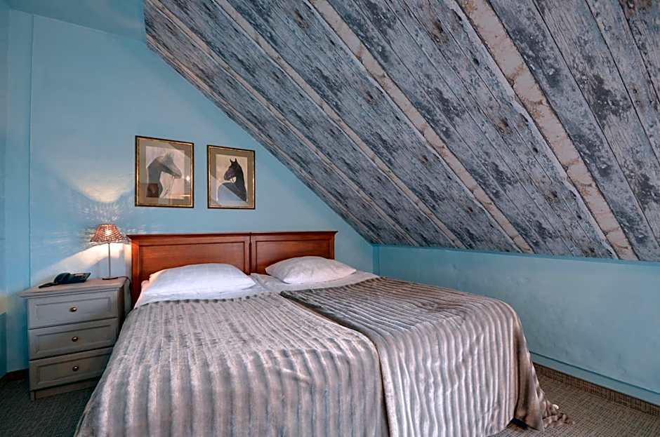 Hotel Dworek nad Regą