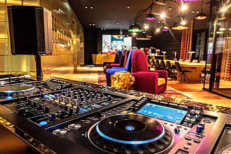 me and all hotel Dusseldorf Oberkassel, by Hyatt