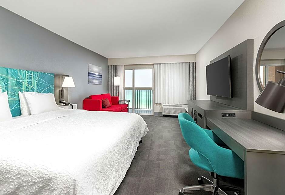 Photo 1 of 6 of 1 King Bed, Mobility Accessible, Roll in Shower, Ocean front