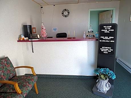 OYO Hotel Prairie Winds Carthage Keokuk Hwy 136