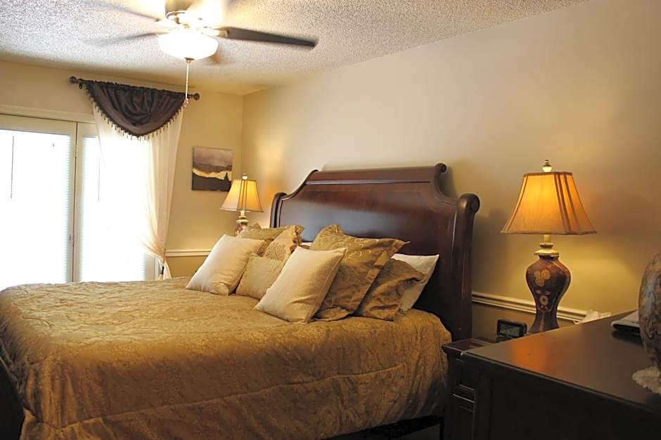 Photo 1 of 4 of 1 King Bed