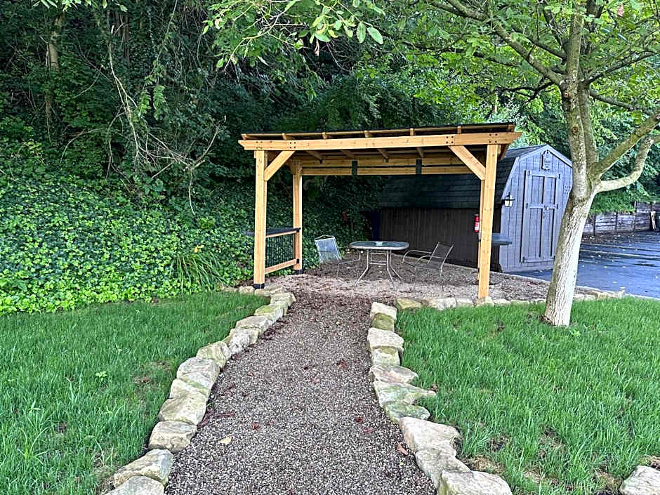 The Roscoe Boutique Motel