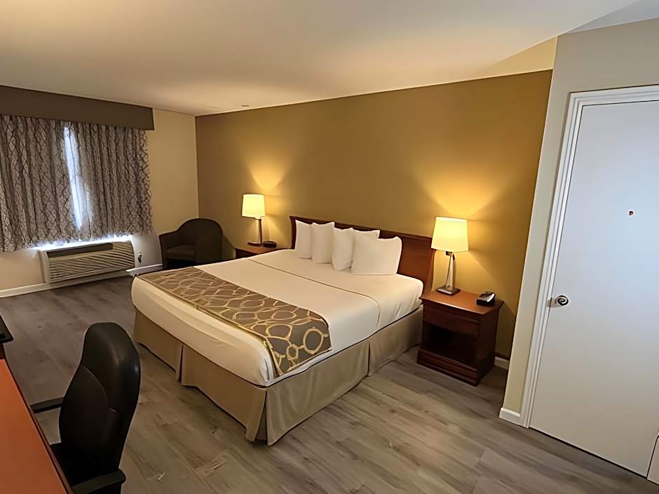 Days Inn by Wyndham Fontana / Rialto