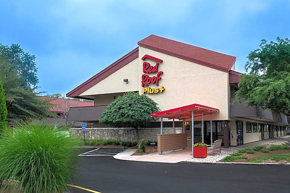 Red Roof PLUS+ West Springfield