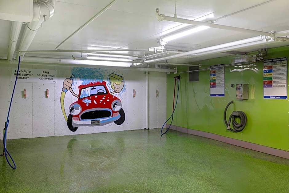 Home2 Suites by Hilton Montreal Dorval, QC