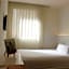 Pol & Grace Hotel