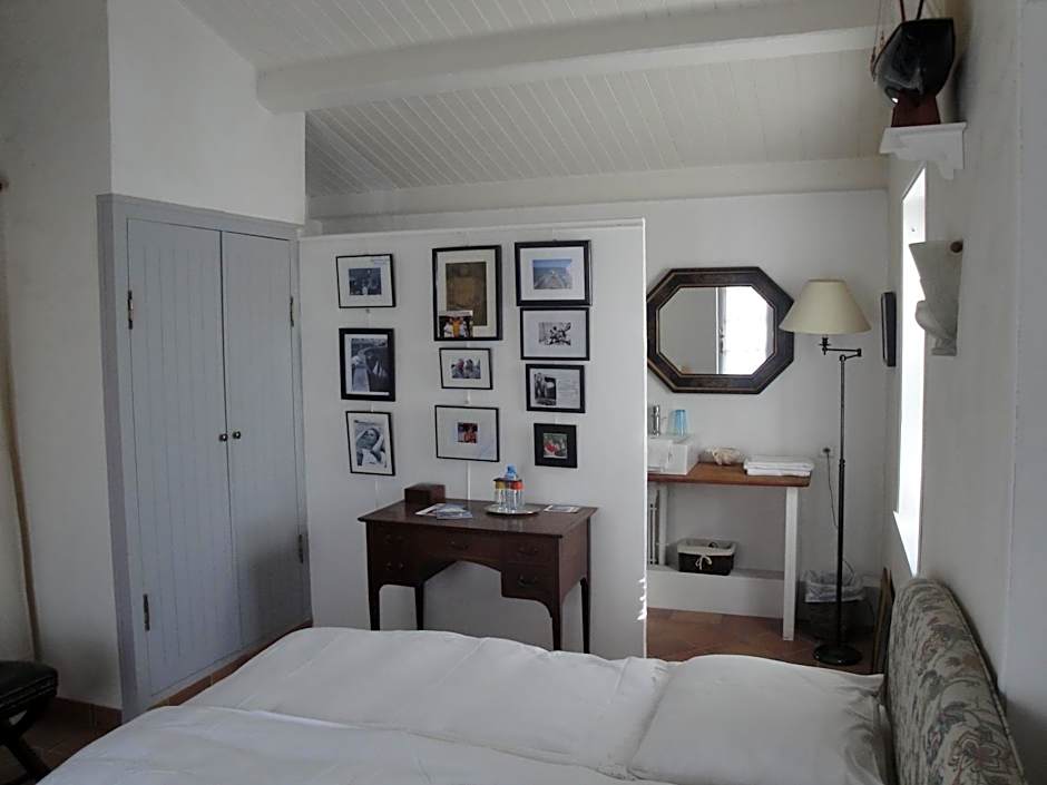 Le Buzet Bleu Bed & Breakfast
