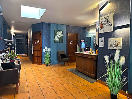 L'EMBLEME - BOUTIQUE HOTEL