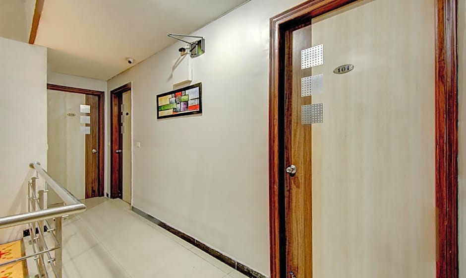 Treebo Rockwell Plaza