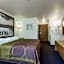 Super 8 by Wyndham Bernalillo