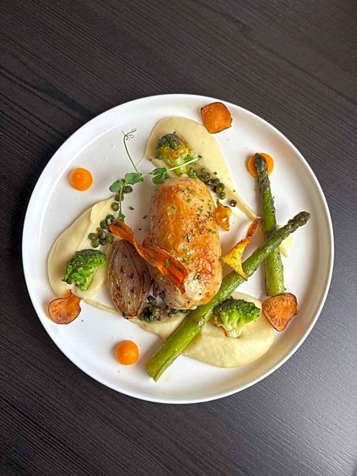 Acapella Hotel Restaurant