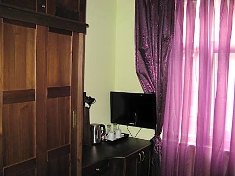 Two-Bedroom Apartment no kitchen