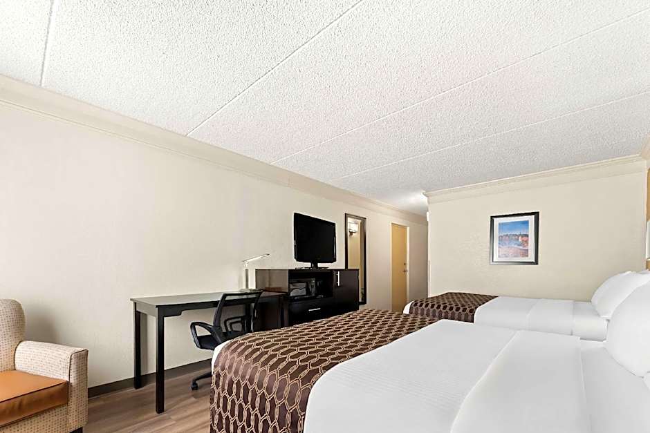 Photo 1 of 5 of 2 Queen Beds, Pet-Friendly