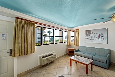 Superior Gulf View Suite: 2 Queen Beds and 1 Sofa Bed