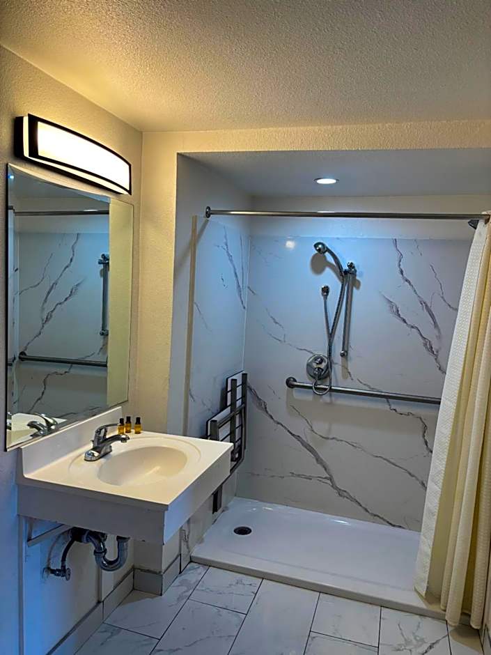 The Monterey Fireplace Inn