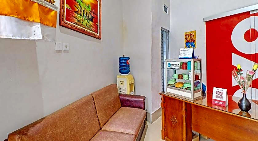 SUPER OYO 1356 Gusti Residence