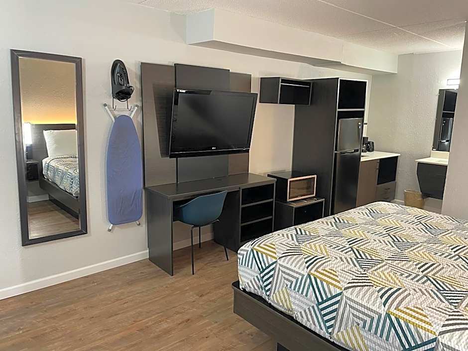 Photo 1 of 4 of Deluxe Suite, Smoking