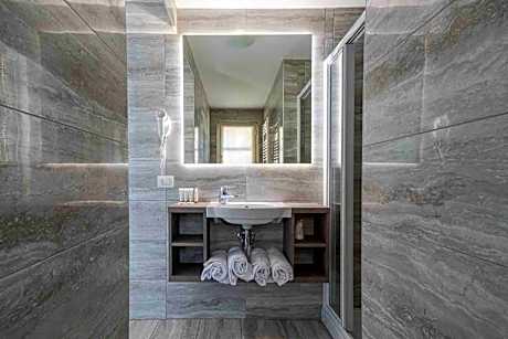 Two-Bedroom Apartment with Lake View