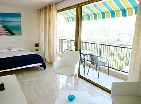 One-Bedroom Apartment with Sea View and Terrace