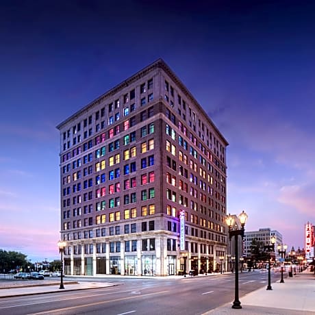 Angad Arts Hotel St. Louis, Tapestry Collection by Hilton