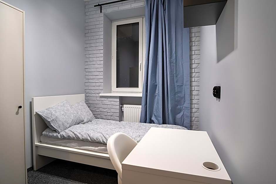 Prywatny pokój z prywatną łazienką - Senatorska 36