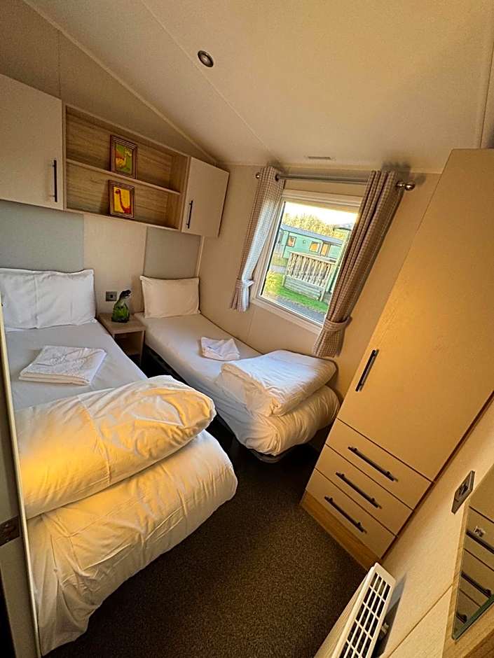 Gulliver's Valley, M1, JCT 31