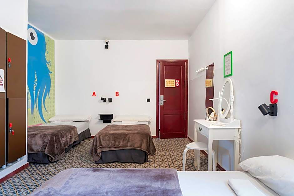 Home Youth Hostel by Feetup Hostels