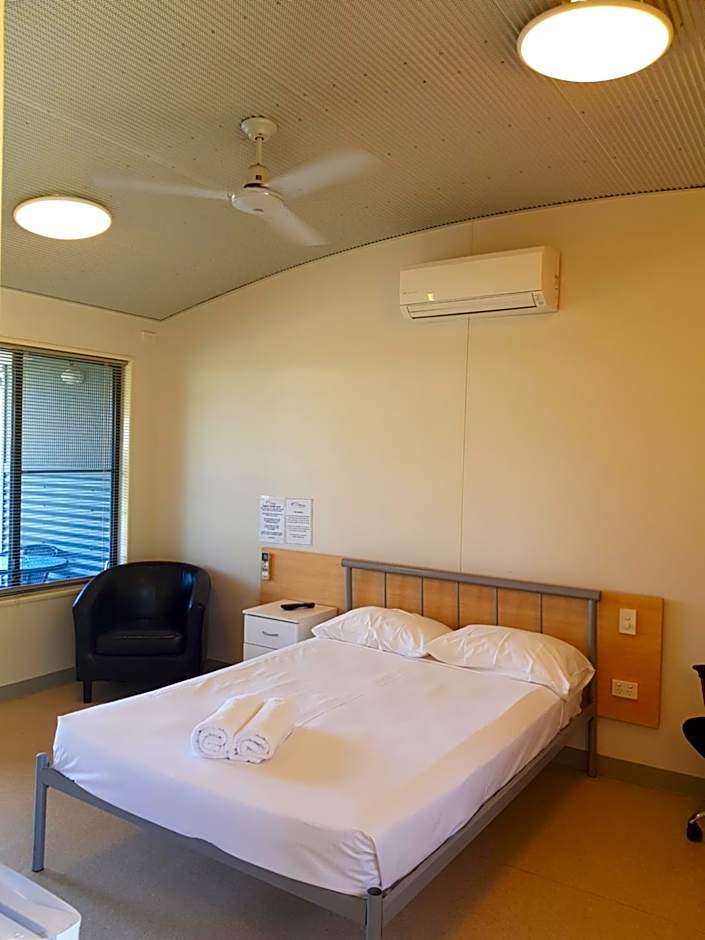 Cardwell Beachcomber Motel & Tourist Park