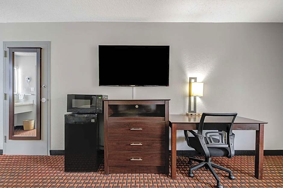 Motel 6 Chickasha, OK