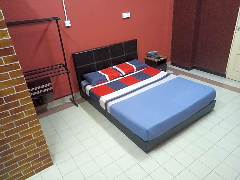 KUALA BESUT JETTY BUDGET HOTEL AIN - In front of Kuala Besut Jetty