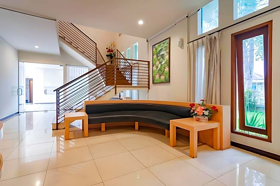 RedDoorz near Lembang Park & Zoo 2