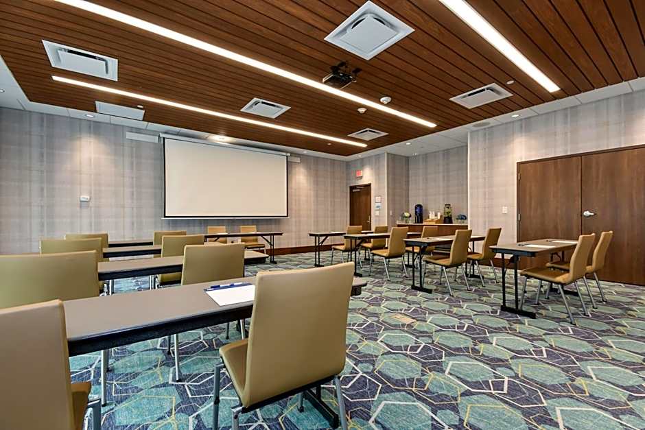 Holiday Inn Express & Suites Charlotte - Ballantyne by IHG