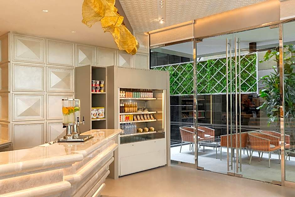 Hyatt Place Bangkok Sukhumvit 1