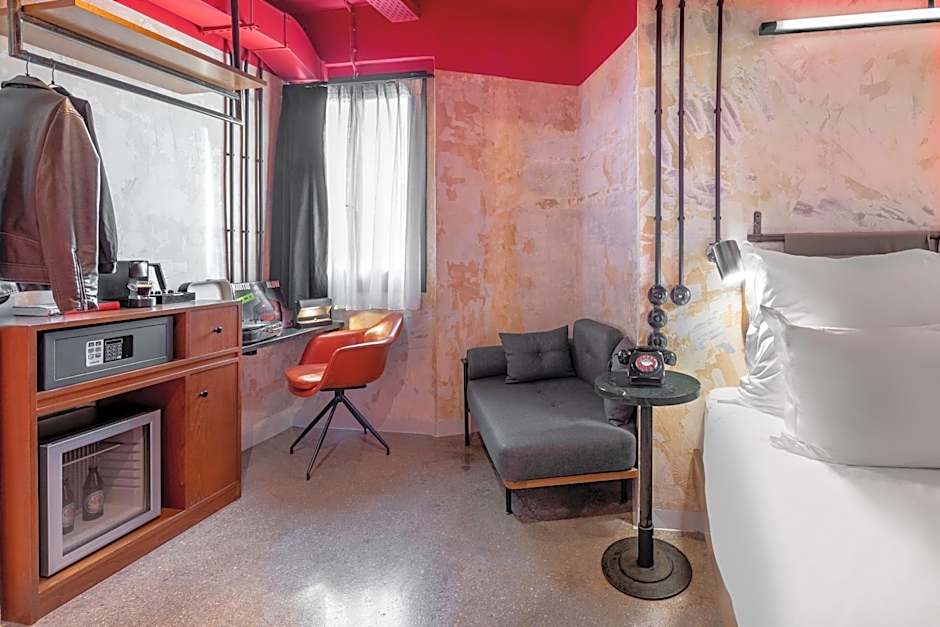 DAVE Red Athens - Son of a Brown