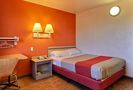 1 Full Bed | ADA/RI Shower