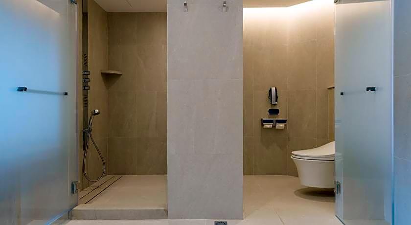 New World Millennium Hong Kong Hotel