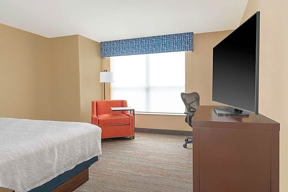 Hampton Inn By Hilton & Suites Madison Downtown