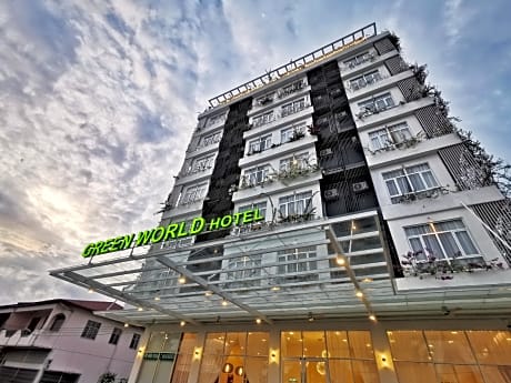 Green World Hotel