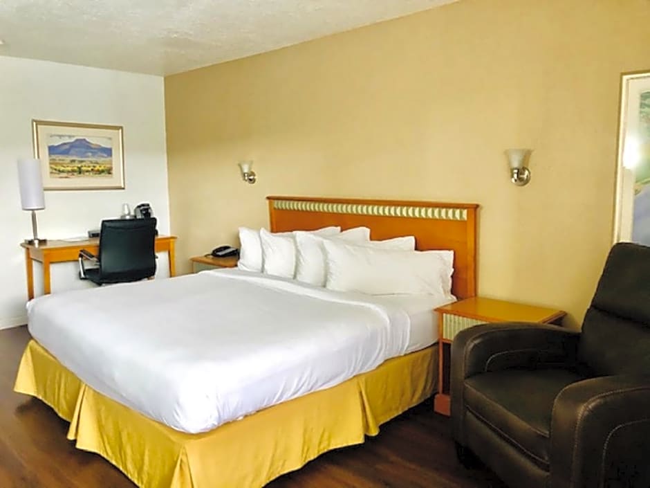 SureStay Plus Hotel by Best Western Albuquerque I-40 Eubank