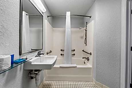 Queen Suite with Roll-In Shower and Sofabed - Accessible/Non Smoking