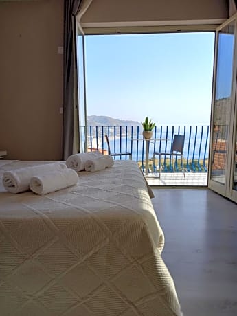 Athena Charming Rooms